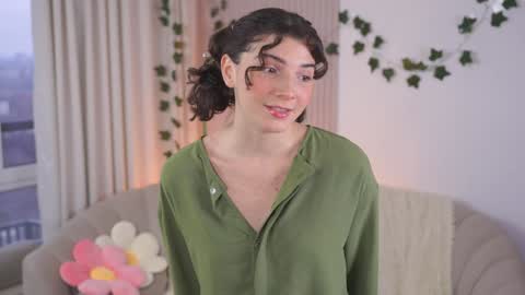 Elizabeth brunette -- Darline blonde  online show from 6, 12, 2024