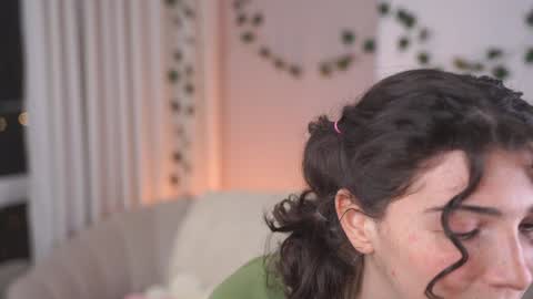 Elizabeth brunette -- Darline blonde  online show from 6, 12, 2024