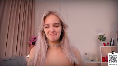 Elizabeth brunette -- Darline blonde  online show from 21, 2, 2025