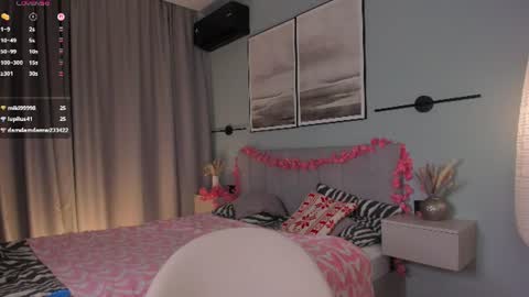 Snapshot of you_fell_in_love chatting on 16, 7, 2026 Elizabeth brunette -- Darline blonde online show from 16, 7, 2026