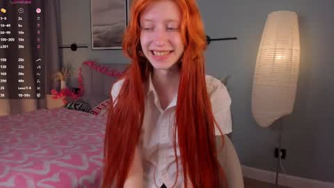 Snapshot of you_fell_in_love chatting on 17, 7, 2026 Elizabeth brunette -- Darline blonde online show from 17, 7, 2026