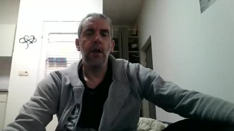 Snapshot of youdeservit chatting on 15, 2, 2025 CrayZio online show from 15, 2, 2025