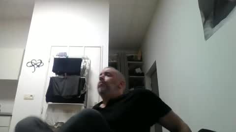 Snapshot of youdeservit chatting on 4, 10, 2025 CrayZio online show from 4, 10, 2025