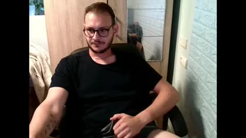 Snapshot of younromki chatting on 31, 5, 2026 A... online show from 31, 5, 2026