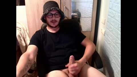 Snapshot of younromki chatting on 31, 5, 2026 A... online show from 31, 5, 2026