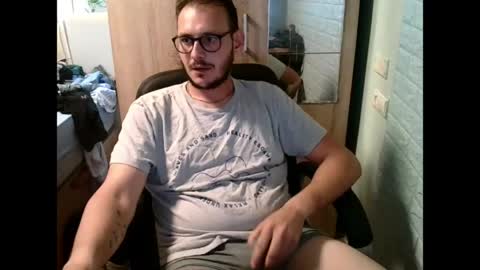 Snapshot of younromki chatting on 8, 6, 2026 A... online show from 8, 6, 2026