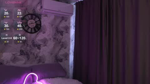 Snapshot of your_baby_julia chatting on 23, 1, 2025 Julia Please Thumbs up me online show from 23, 1, 2025