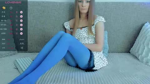 Snapshot of your_caramelka chatting on 26, 4, 2026 Lily online show from 26, 4, 2026