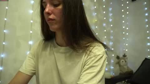 Snapshot of your_little_flexible_girl chatting on 15, 6, 2026 Meri online show from 15, 6, 2026