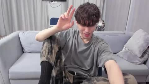 your_shy_guy online show from 29, 1, 2025