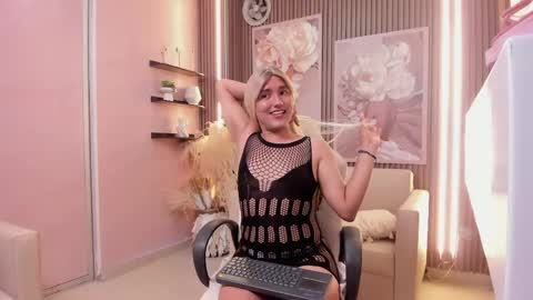 Snapshot of your_sissytrans chatting on 5, 5, 2026 NATASHA online show from 5, 5, 2026