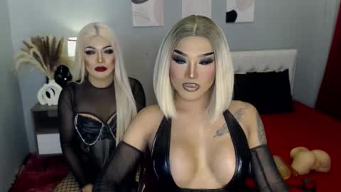 Snapshot of your_truly_goddess143 chatting on 15, 9, 2025 TRICXIEBELLE online show from 15, 9, 2025