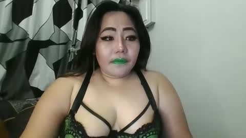 Snapshot of your_unmarriedwife chatting on 11, 11, 2025 your_unmarriedwife online show from 11, 11, 2025