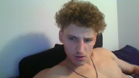 yourbitch1762 online show from 18, 9, 2025