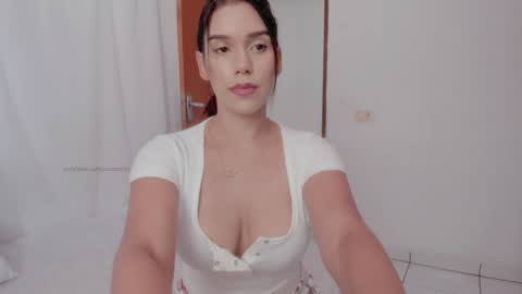 insta  yourboniee online show from 6, 1, 2025