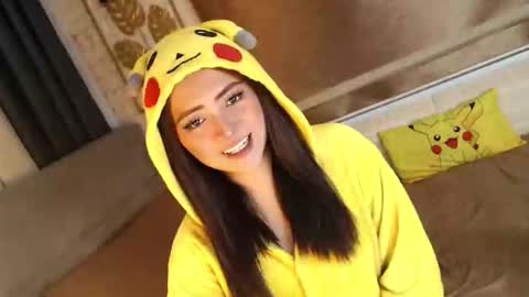 JEN  online show from 5, 10, 2025