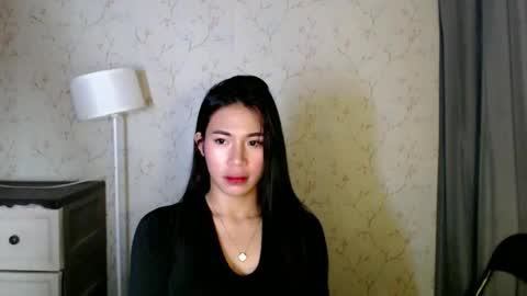 Snapshot of yourdreamgirlgwen chatting on 27, 5, 2026 GWENI online show from 27, 5, 2026