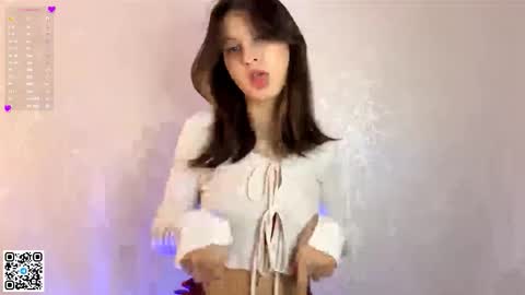 Snapshot of youremilia_ chatting on 3, 3, 2026 Emilia online show from 3, 3, 2026