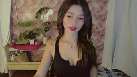 Snapshot of yourfavoratesunshine chatting on 27, 5, 2026 Sunshine online show from 27, 5, 2026