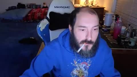 Snapshot of yourhighnessthis9inch chatting on 26, 11, 2025 Sh online show from 26, 11, 2025