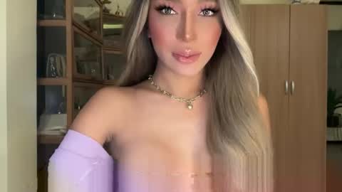 Snapshot of yourlovingpearlita1000 chatting on 6, 10, 2025 Pearl online show from 6, 10, 2025