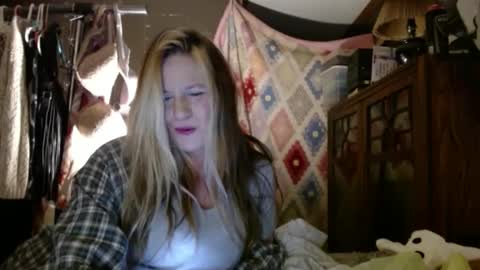 Snapshot of yourmomma999 chatting on 11, 3, 2025 yourmomma999 online show from 11, 3, 2025