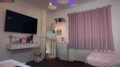 yournaughtyprincessx online show from 19, 6, 2026
