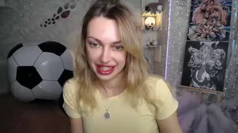 Snapshot of yournickyadamidi chatting on 23, 6, 2026 Nicky online show from 23, 6, 2026