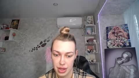 Snapshot of yournickyadamidi chatting on 29, 7, 2026 Nicky online show from 29, 7, 2026