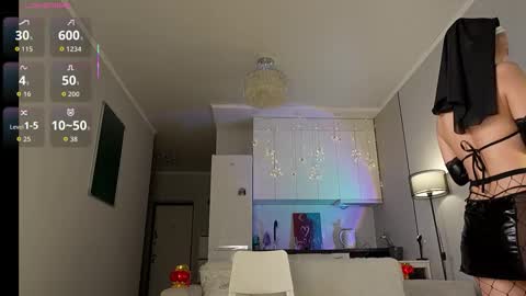 Snapshot of yoursecretloveee chatting on 8, 2, 2026 Luminous Luna online show from 8, 2, 2026