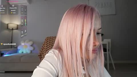 Luminous Luna online show from 18, 3, 2026