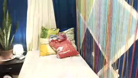 Nica Trocio online show from 13, 12, 2024