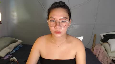 yoursexy_reb online show from 15, 12, 2025