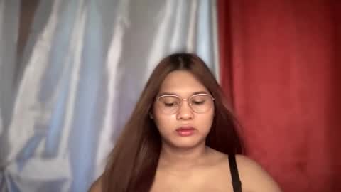 yoursweetgirl_zia online show from 14, 4, 2026