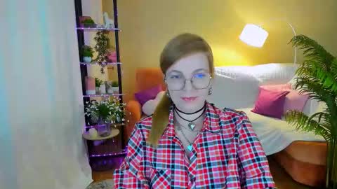 Snapshot of youruniverserr chatting on 12, 10, 2025 Alice online show from 12, 10, 2025