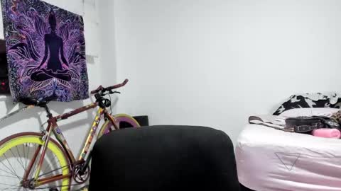 Snapshot of youwishtobeme chatting on 5, 2, 2025 elizabeth ju online show from 5, 2, 2025