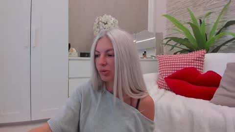 Snapshot of yssaacher chatting on 31, 5, 2026 Crazy P online show from 31, 5, 2026