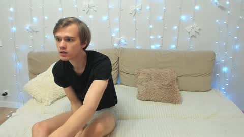 Snapshot of yueslang chatting on 16, 5, 2026 Yue Lang and Samm online show from 16, 5, 2026