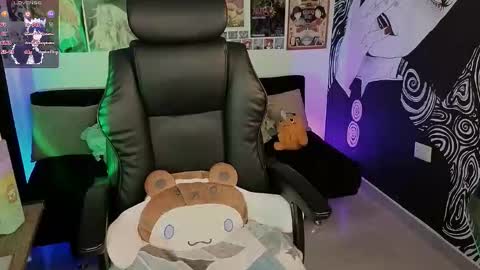    rawr   Anne Independent model      online show from 28, 11, 2025