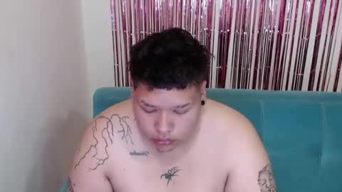 yul and val couple online show from 22, 2, 2026