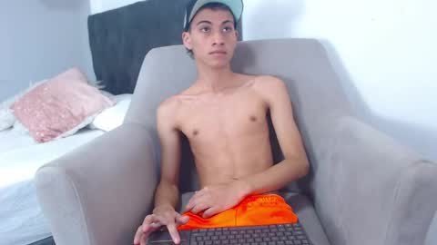 Snapshot of yulian_vasquez chatting on 14, 2, 2025 yulian_vasquez online show from 14, 2, 2025