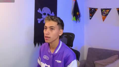 Snapshot of yulian_vasquez chatting on 21, 10, 2025 yulian_vasquez online show from 21, 10, 2025