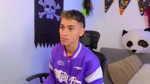 Snapshot of yulian_vasquez chatting on 25, 10, 2025 yulian_vasquez online show from 25, 10, 2025