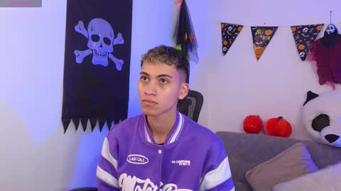 Snapshot of yulian_vasquez chatting on 27, 10, 2025 yulian_vasquez online show from 27, 10, 2025