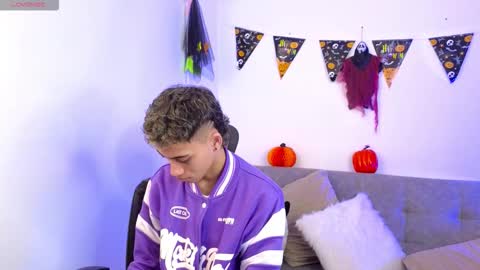 Snapshot of yulian_vasquez chatting on 29, 10, 2025 yulian_vasquez online show from 29, 10, 2025