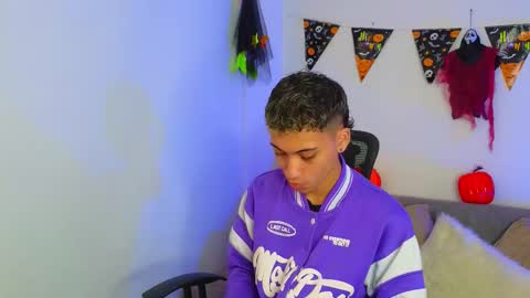 Snapshot of yulian_vasquez chatting on 30, 10, 2025 yulian_vasquez online show from 30, 10, 2025