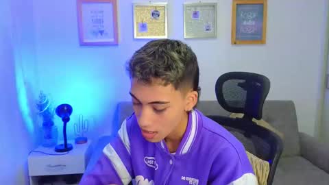 Snapshot of yulian_vasquez chatting on 29, 11, 2025 yulian_vasquez online show from 29, 11, 2025