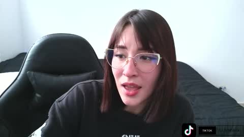 Snapshot of yulienne chatting on 6, 10, 2025 Yulienne online show from 6, 10, 2025