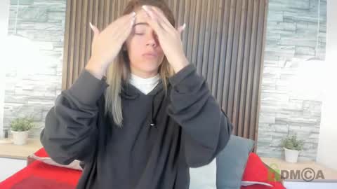 Snapshot of yulievans chatting on 3, 1, 2025 yulievans online show from 3, 1, 2025