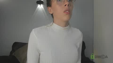 Snapshot of yulievans chatting on 3, 1, 2025 yulievans online show from 3, 1, 2025